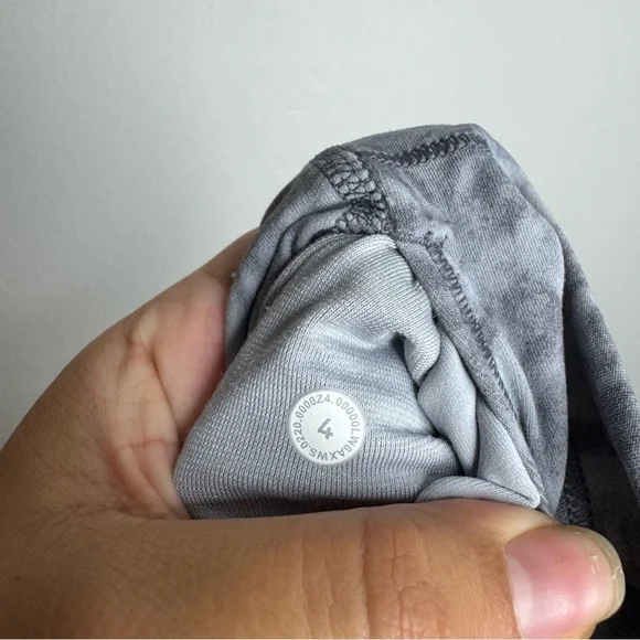 Lululemon 21" Summer Shade Ice Grey Multi Align Crop Leggings - Picture 6 of 6